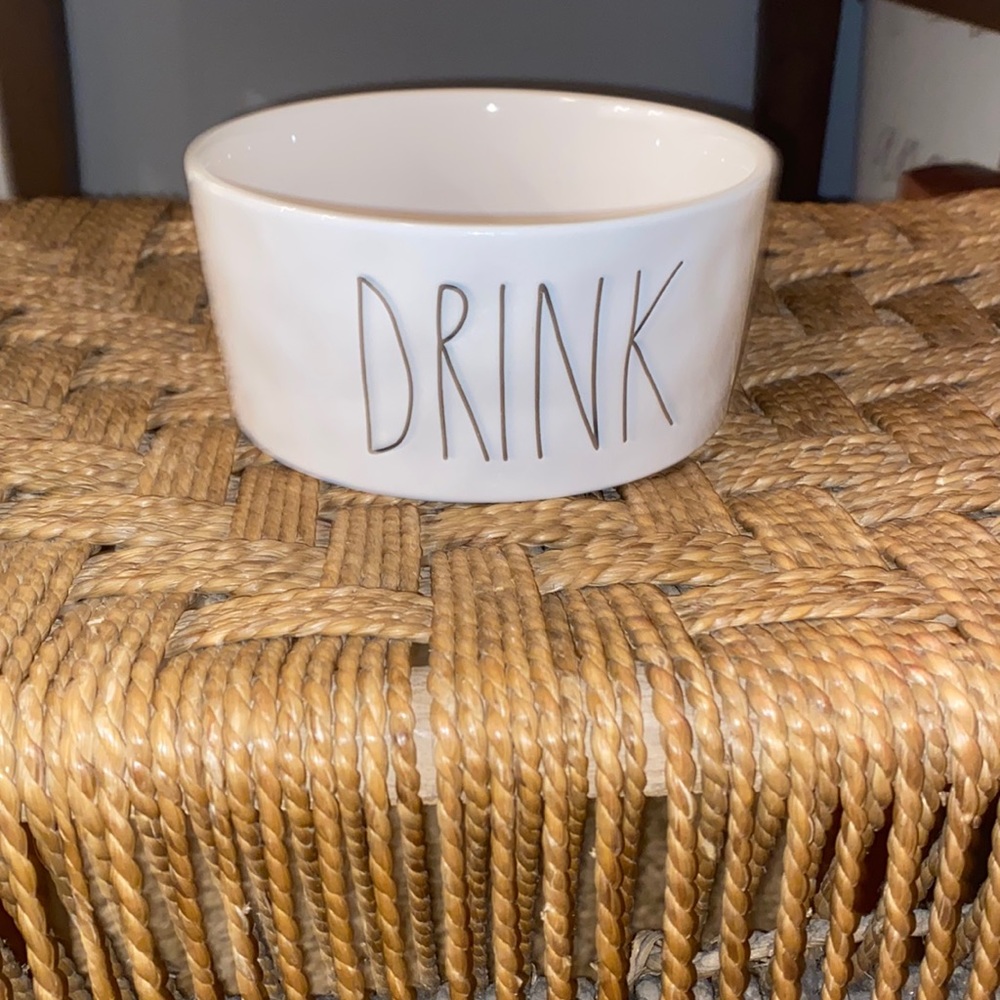 Pet water bowl